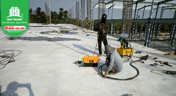 be-tong-du-ung-luc-cang-truoc-va-cang-sau-deu-su-dung-cap-cuong-do-lon 