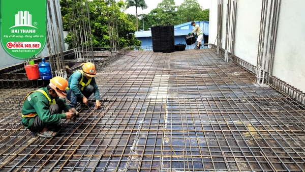 quy-trinh-lap-dung-cot-thep-san-phang-khong-dam