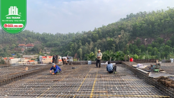 ket-cau-thep-san-hop-nhua-2-tang-bao-gom-lop-thep-tren-va-lop-thep-duoi 