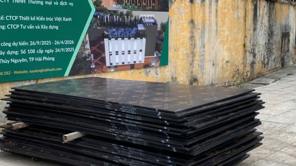 van-khuon-co-vai-tro-chinh-la-tao-hinh-be-tong-cho-san