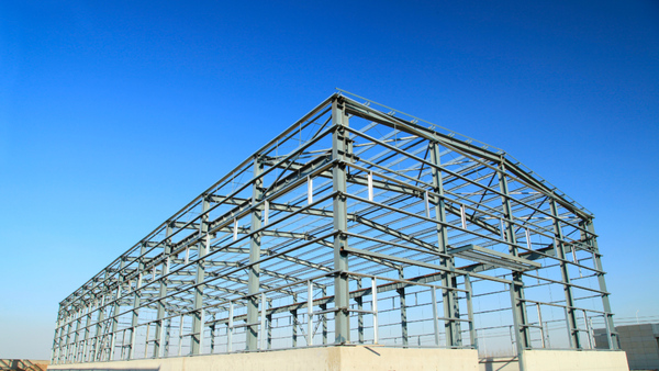 khung-thep-la-bo-phan-chinh-trong-cau-tao-nha-xuong-thep-tien-che 