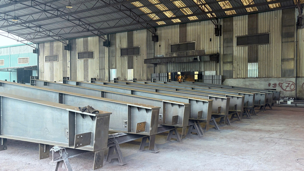 tim-hieu-ve-dam-thep-trong-ket-cau-nha-xuong 