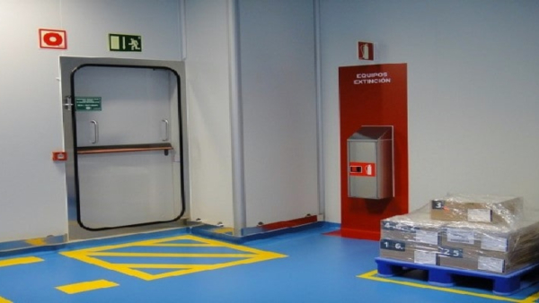 bo-tri-van-phong-chan-loi-thoat-hiem-anh-huong-den-van-hanh-nha-xuong 