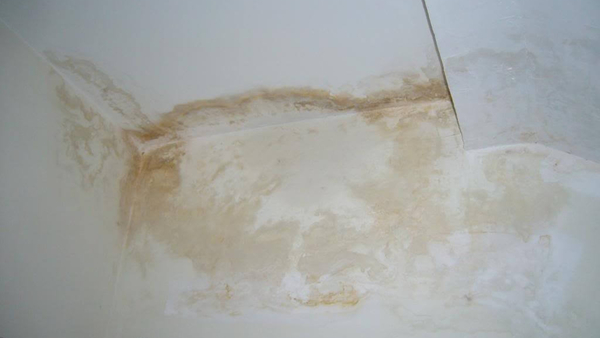 tim-hieu-5-vi-tri-de-ngam-nuoc-trong-nha-va-cach-xu-ly-hieu-qua